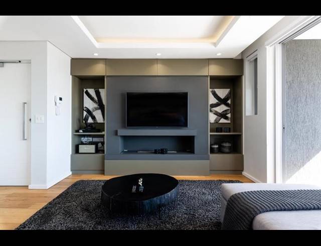 2 BEDROOM APARTMENT FOR SALE IN SEA POINT